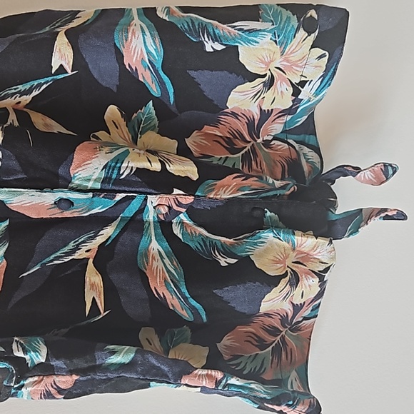 Roxy Set, Size M - Picture 3 of 5